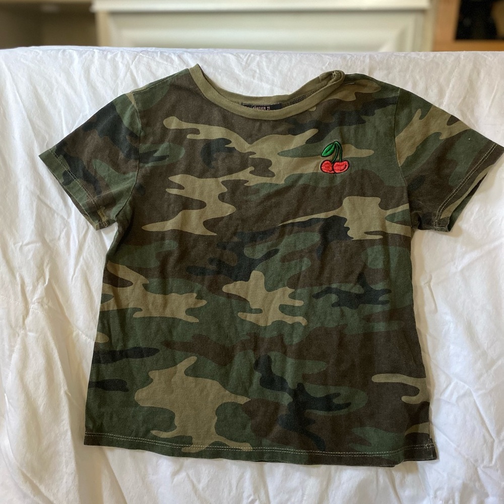 ❄️ 3/$15 Forever 21 Girl’s Tee